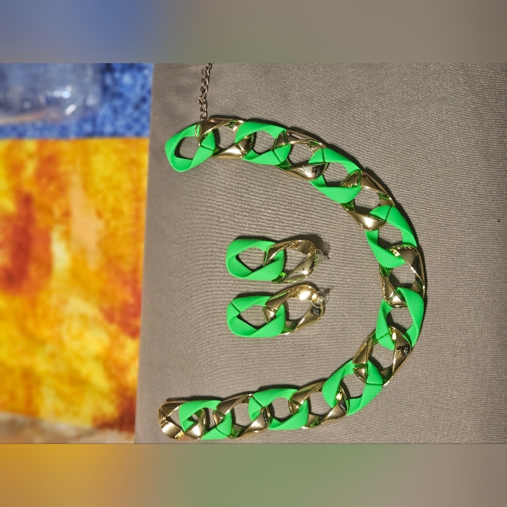 Green and Gold Chain Earrings & Necklace Set